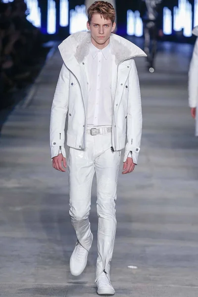 Look 33